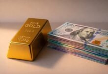 مقارنة بين الاستثمار في الذهب والدولار في 2026 وتأثير كل منهما على حفظ القيمة