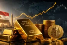سبائك ذهب وعملات ذهبية أمام رسوم بيانية عالمية تعبر عن توقعات أسعار الذهب في مصر والأسواق العالمية خلال 2026.